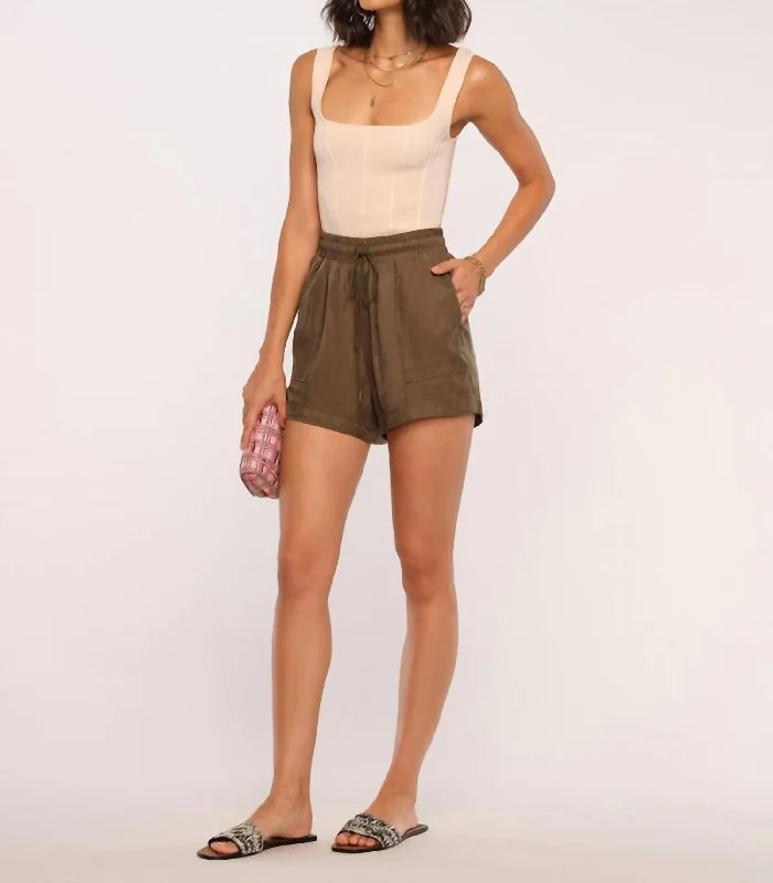 Chic for every occasion and style   Llaria Short In Moss