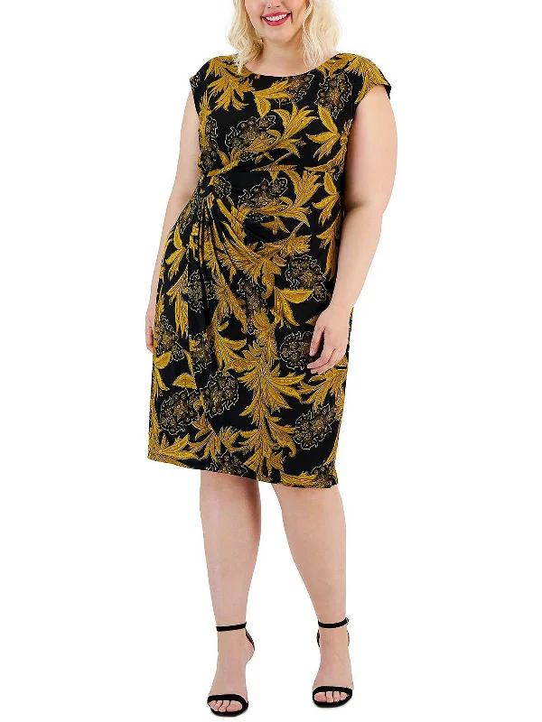 Dress up or down with these versatile pieces   Plus Womens Printed Knee Sheath Dress
